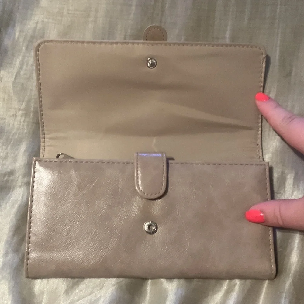 Pink Wallet - Picture 2 of 5